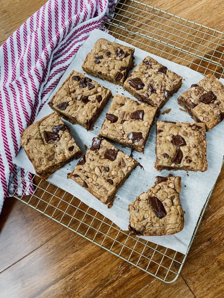 Brown Butter Malted Toffee Cookie Bars