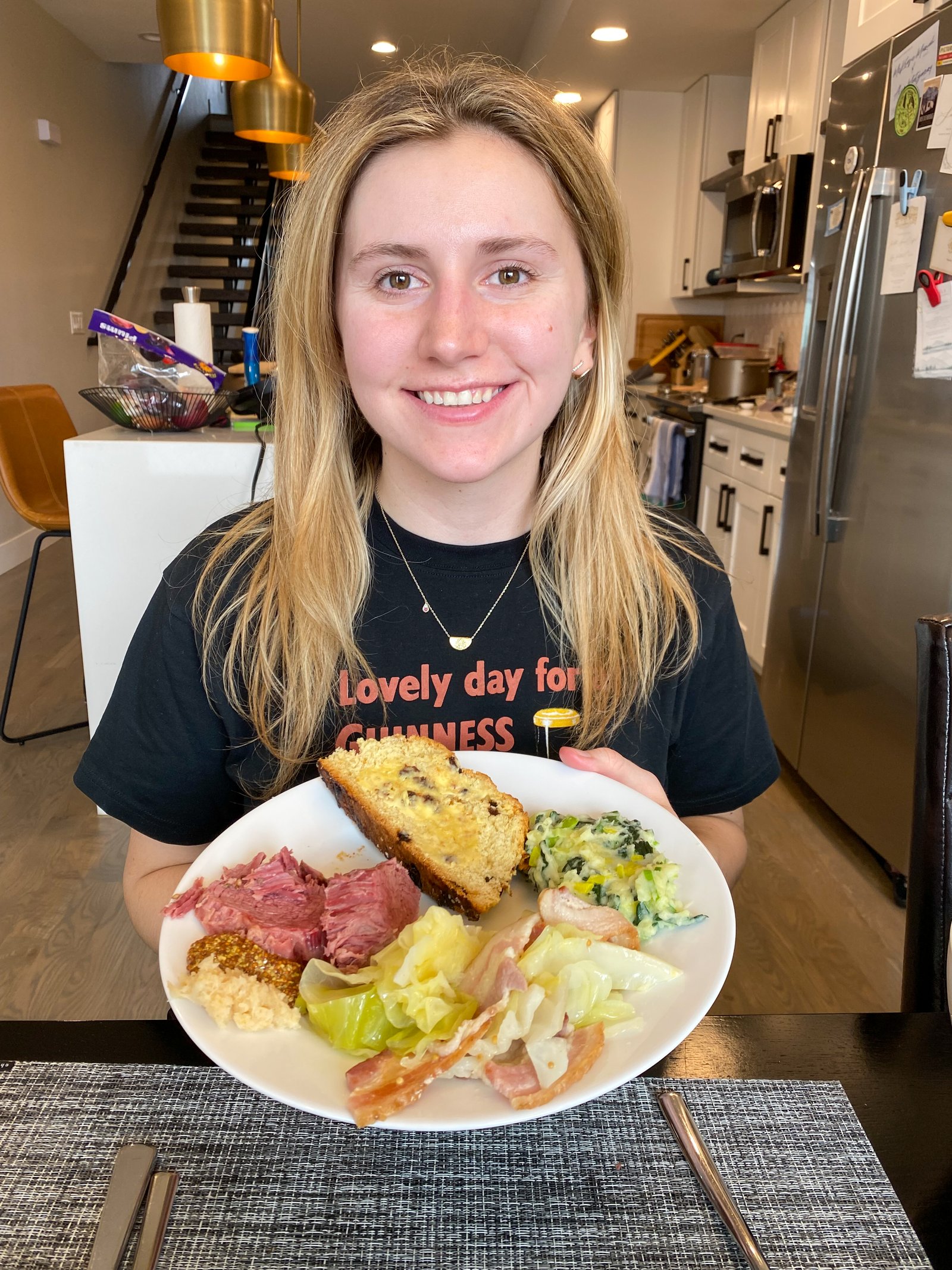 Women with corned beef corned beef, bacon and cabbage, Soda bread, and Colcannon