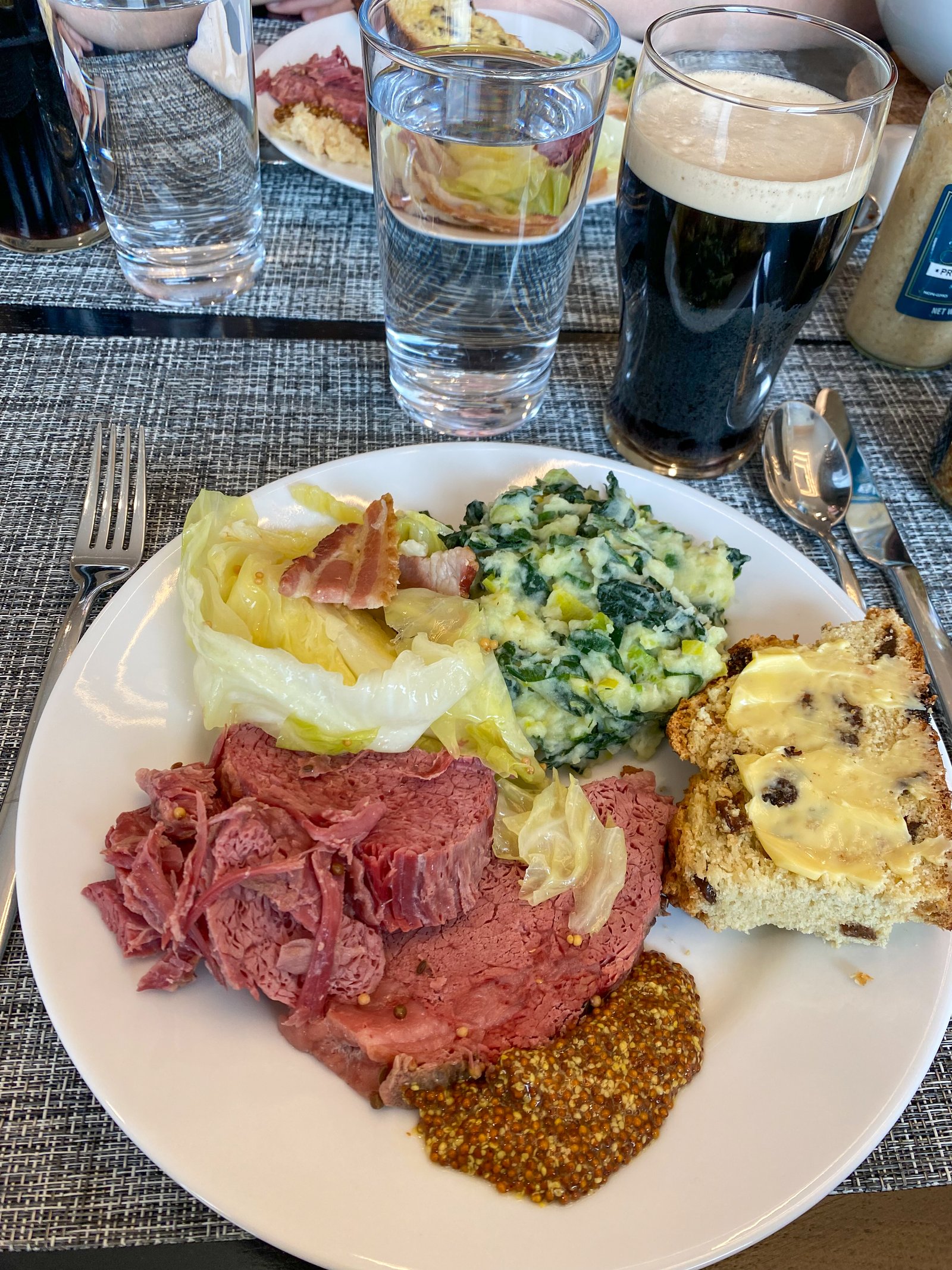 corned beef corned beef, bacon and cabbage, Soda bread, and Colcannon